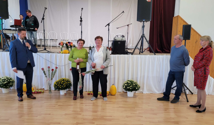 Mesiac úcty k starším 2024